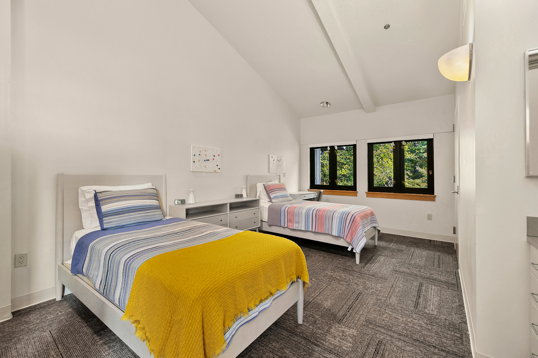 Kirkland WA 1800x1200 bedroom